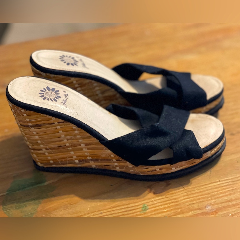 Women’s black slip on sandal espadrilles size 7.5/8